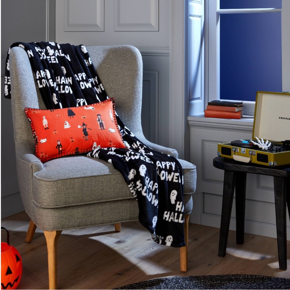 Hyde & Eek! Halloween Ghost Happy Halloween Plush Throw Blanket 2023 🎃 - Picture 3 of 4